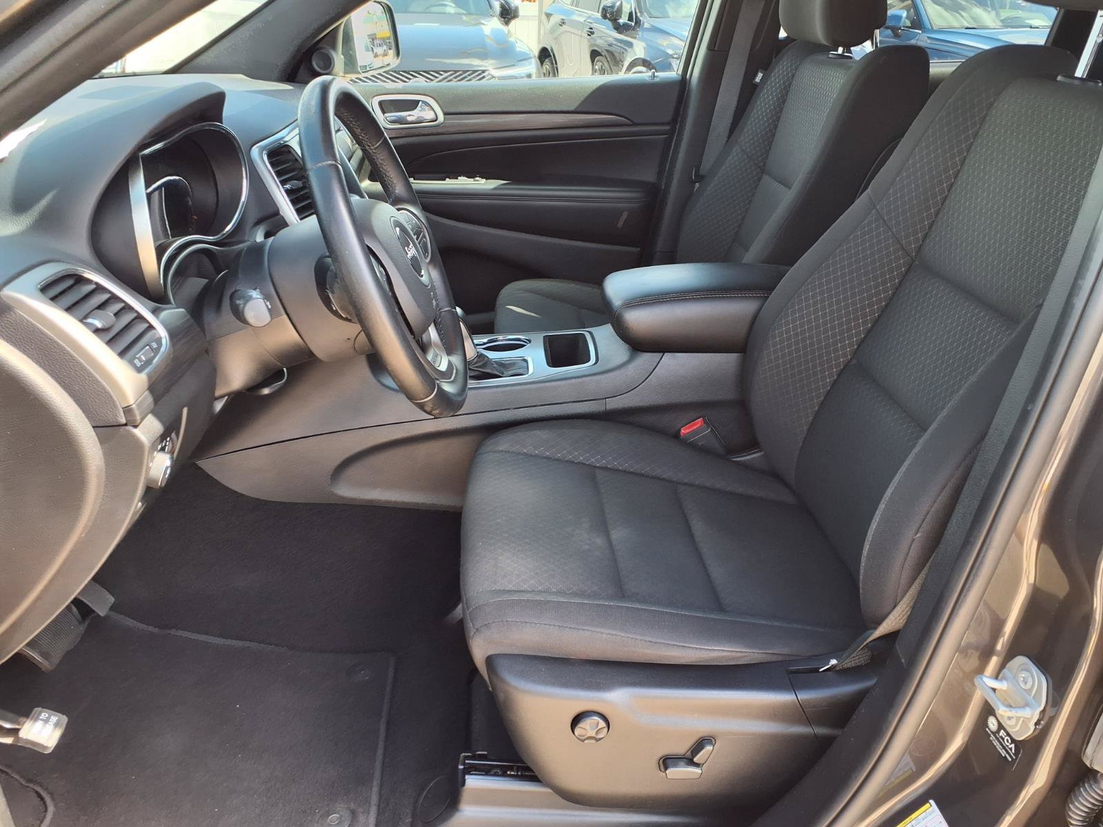 Used 2021 Jeep Grand Cherokee Laredo AWD/4WD image 20