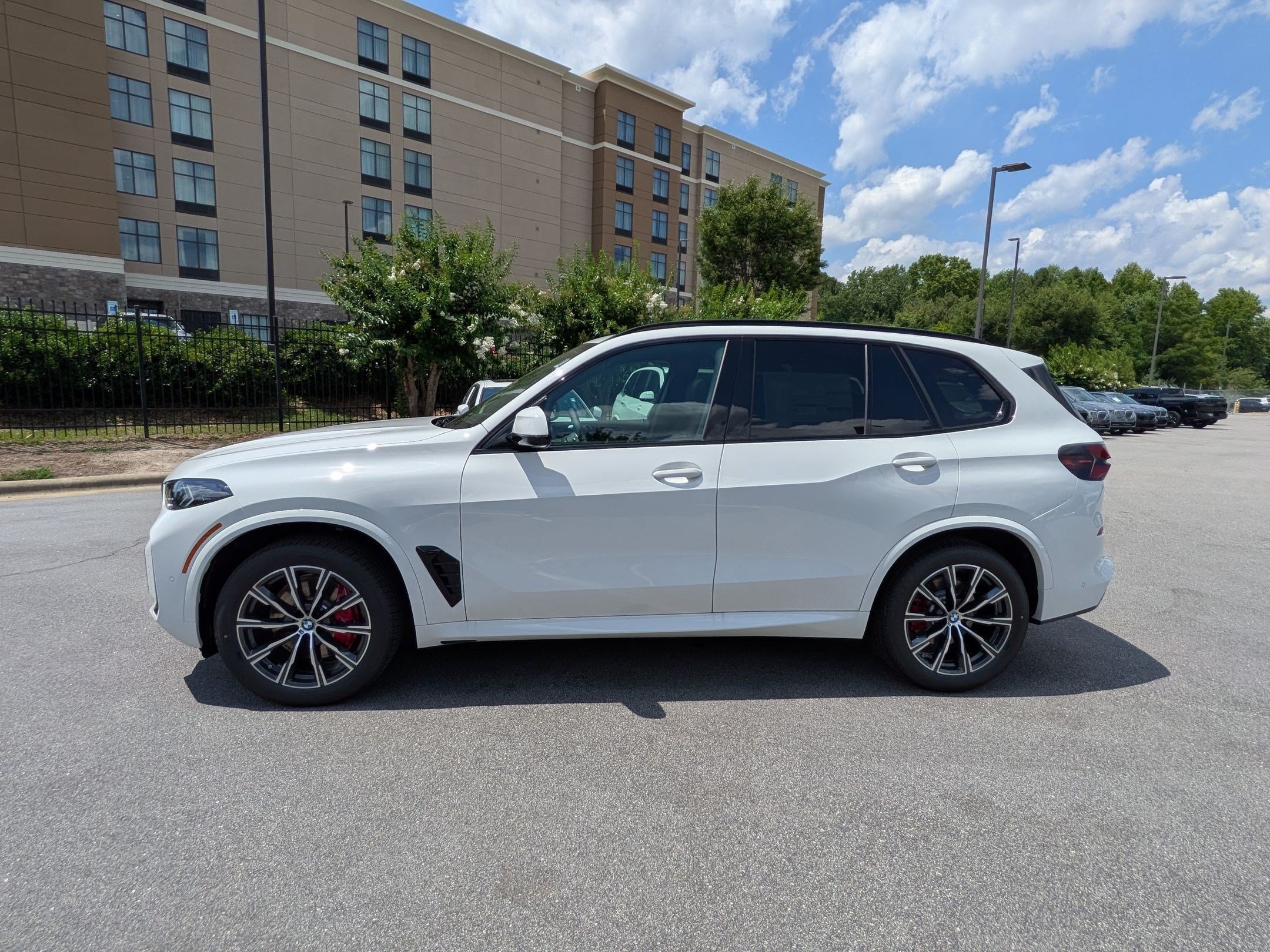 New 2026 BMW X5 sDrive40i w/ M Sport Package RWD image 6
