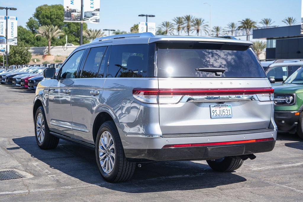 Certified 2024 Lincoln Navigator Premiere AWD/4WD image 10
