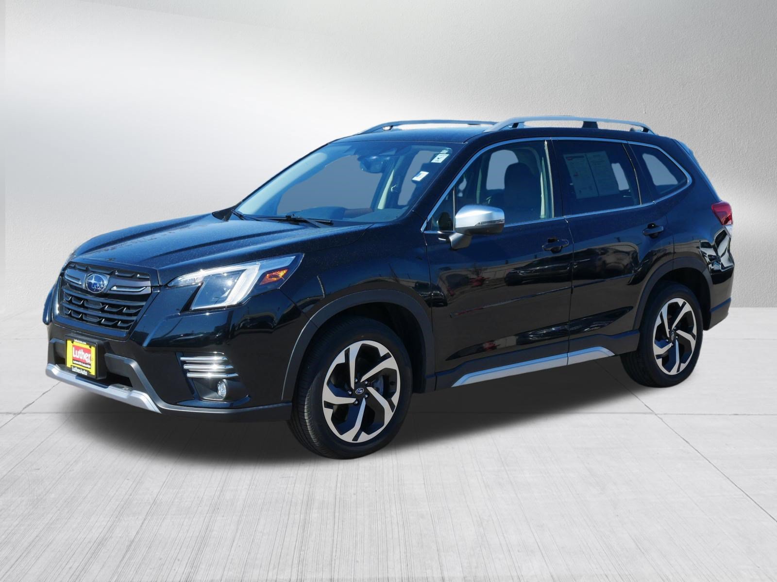 Used 2023 Subaru Forester Touring AWD/4WD image 3