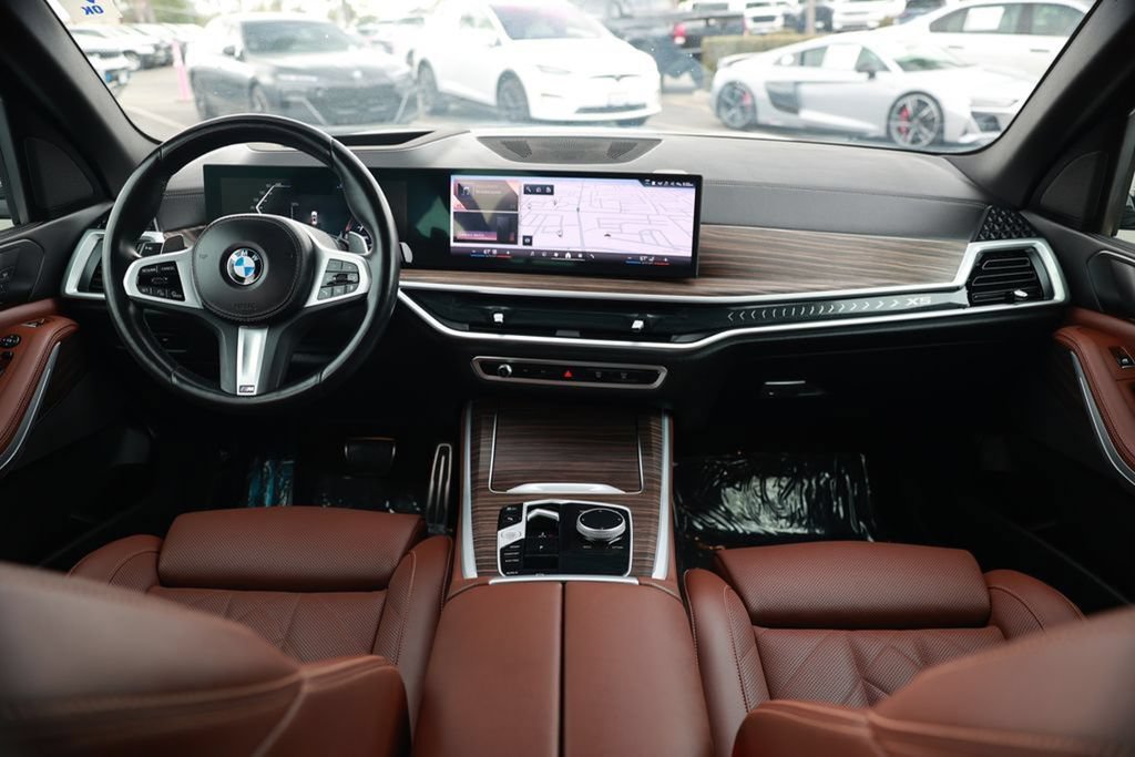 Used 2024 BMW X5 sDrive40i w/ M Sport Package RWD image 25