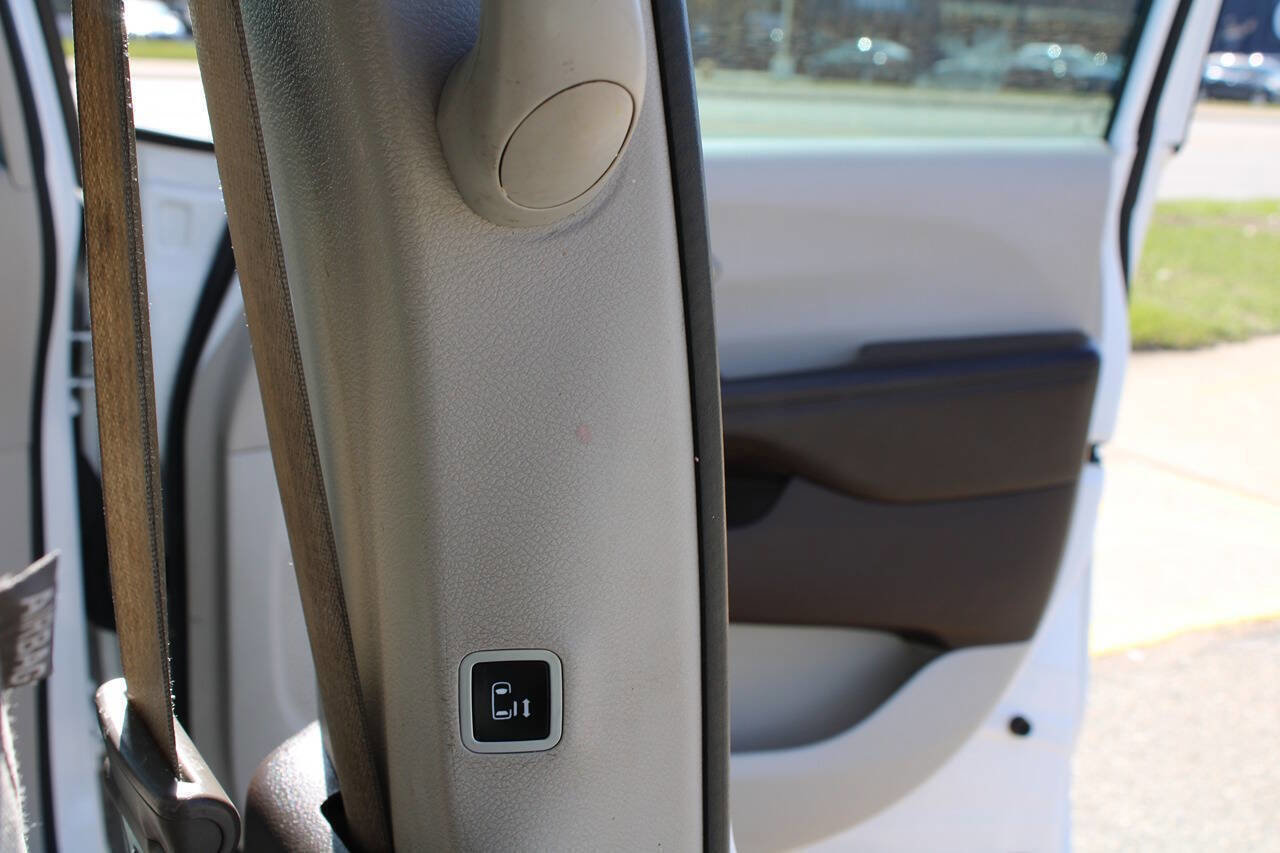 Used 2017 Chrysler Pacifica Touring Plus w/ Tire & Wheel Group image 65