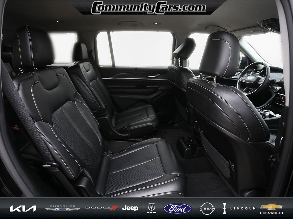 Used 2023 Jeep Grand Cherokee L Limited w/ Luxury Tech Group II image 24