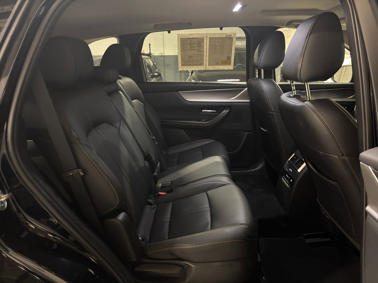 Used 2025 MAZDA CX-70 3.3 Turbo w/ Preferred Package image 41