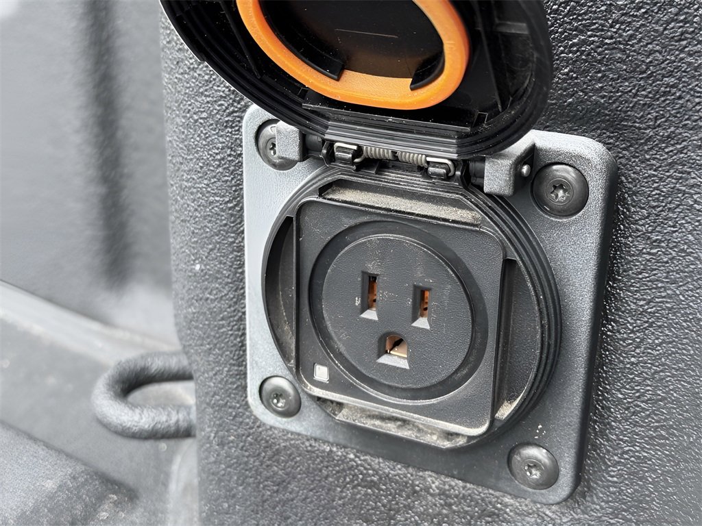 Used 2022 GMC Sierra 3500 Denali w/ Denali Black Diamond Edition image 48