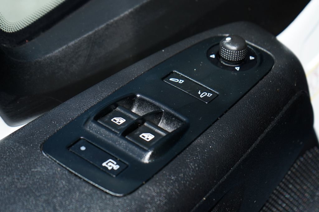 Used 2025 RAM ProMaster 2500 w/ Convenience Group FWD image 19
