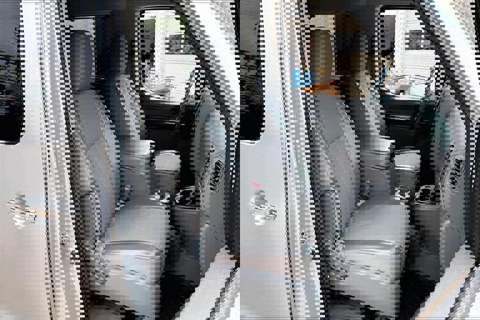 Used 2019 Nissan NV 3500 SV w/ Navigation Package image 9