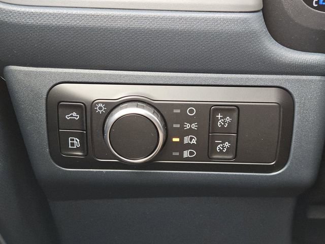 New 2025 Ford Maverick XL image 18