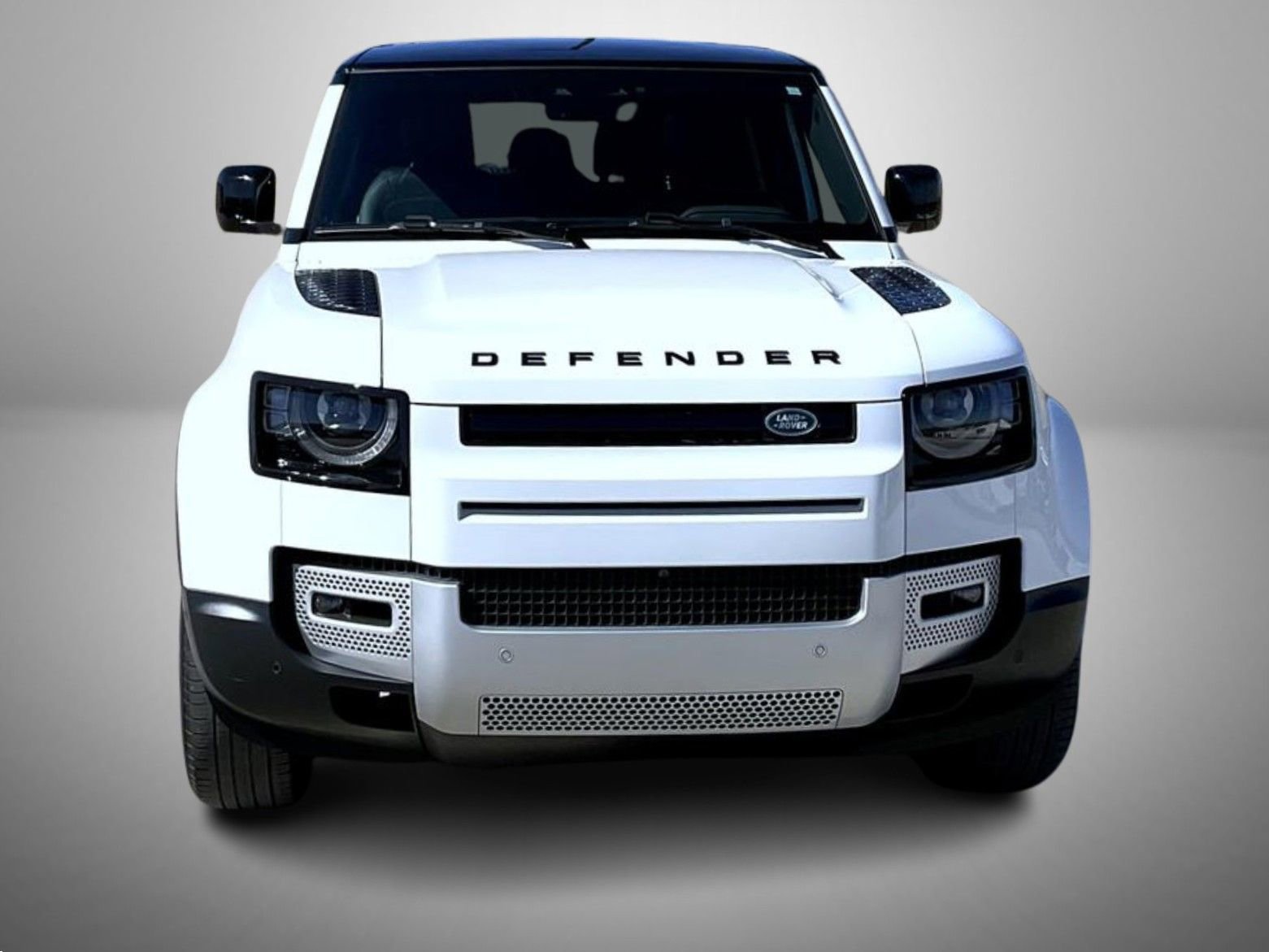 Used 2023 Land Rover Defender 130 SE image 2