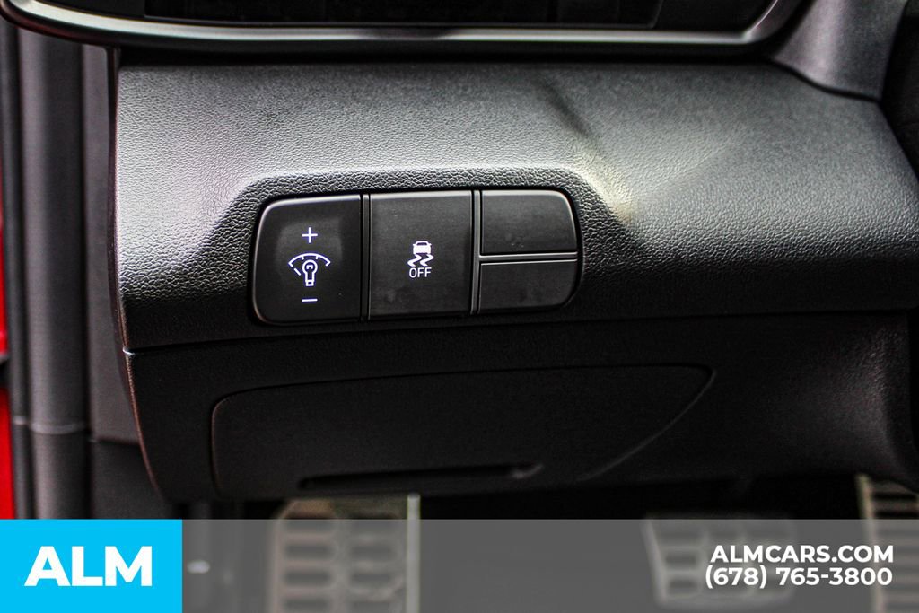 Used 2025 Hyundai Elantra Sport image 31