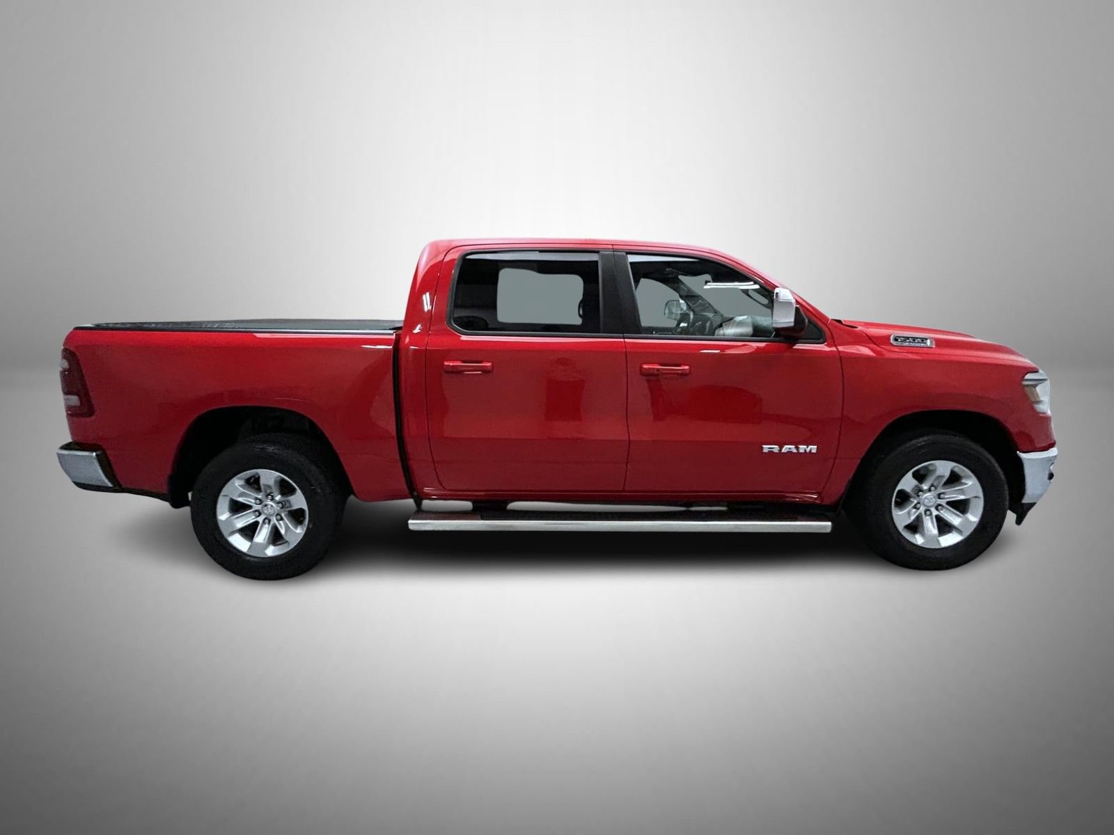 Used 2023 RAM 1500 Laramie AWD/4WD image 4