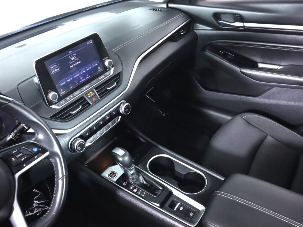 Used 2022 Nissan Altima 2.5 SV w/ SV Premium Package AWD/4WD image 32