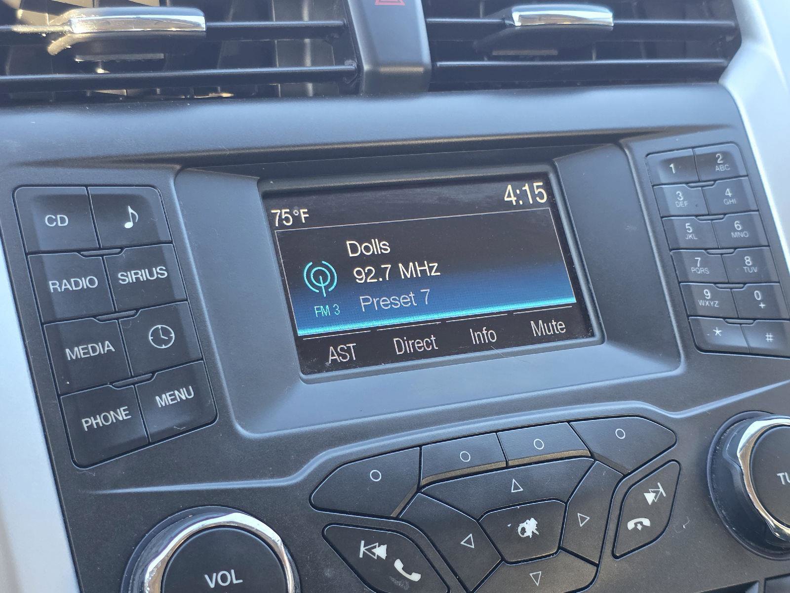 Used 2016 Ford Fusion SE w/ Equipment Group 201A image 18