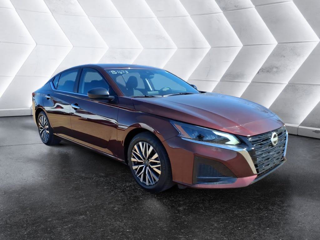 Used 2025 Nissan Altima 2.5 SV image 7