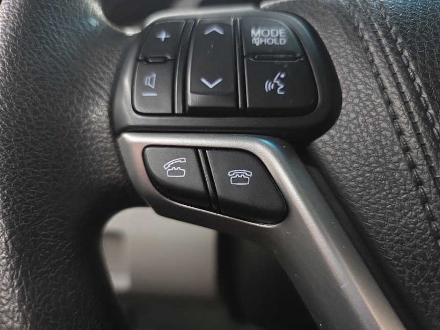Used 2015 Toyota Sienna L FWD image 20