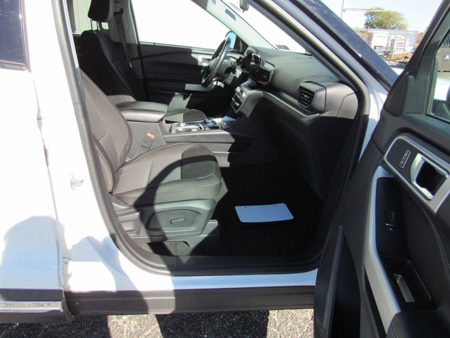 Used 2022 Ford Explorer XLT AWD/4WD image 11