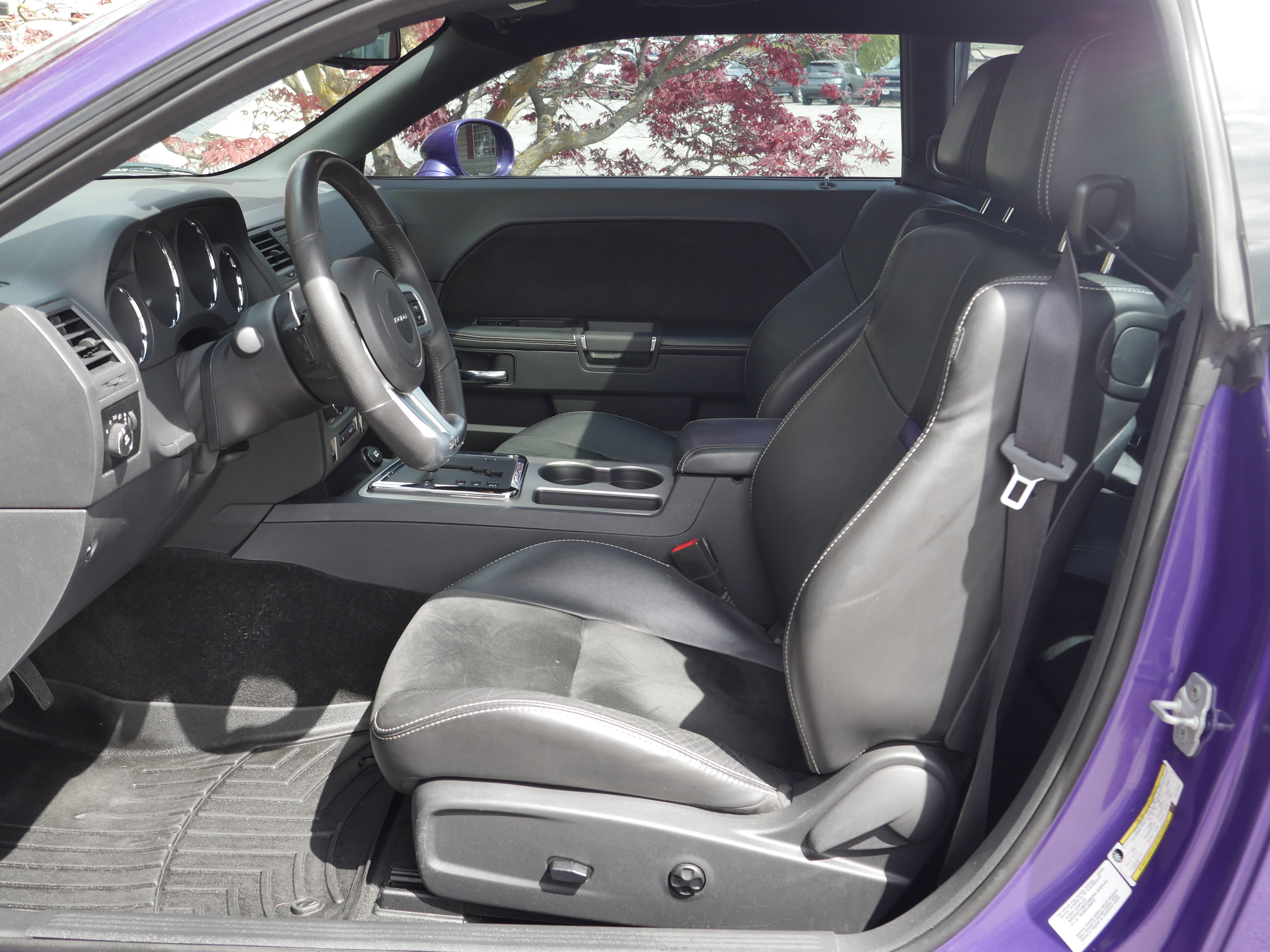 Used 2014 Dodge Challenger SRT8 RWD image 3