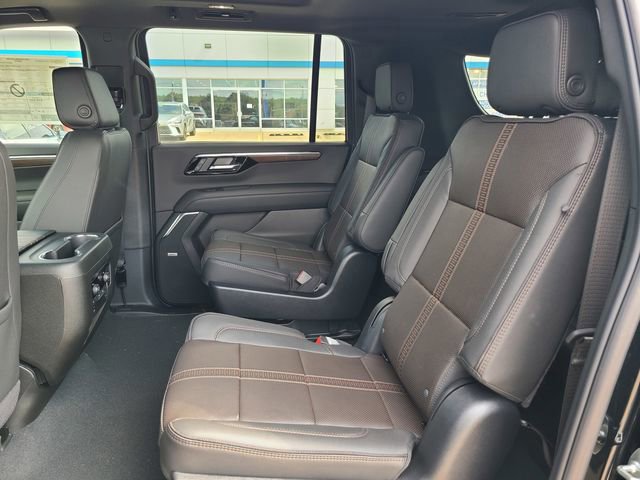 New 2025 Chevrolet Suburban High Country image 15