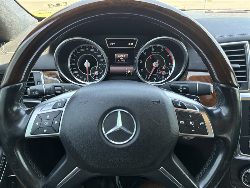 Used 2015 Mercedes-Benz GL 63 AMG 4MATIC image 38