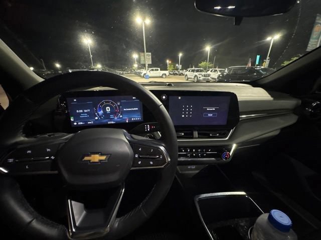 Used 2025 Chevrolet Equinox LT AWD/4WD image 17
