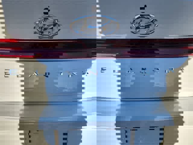 Used 2022 Hyundai Elantra SEL w/ Cargo Package image 11