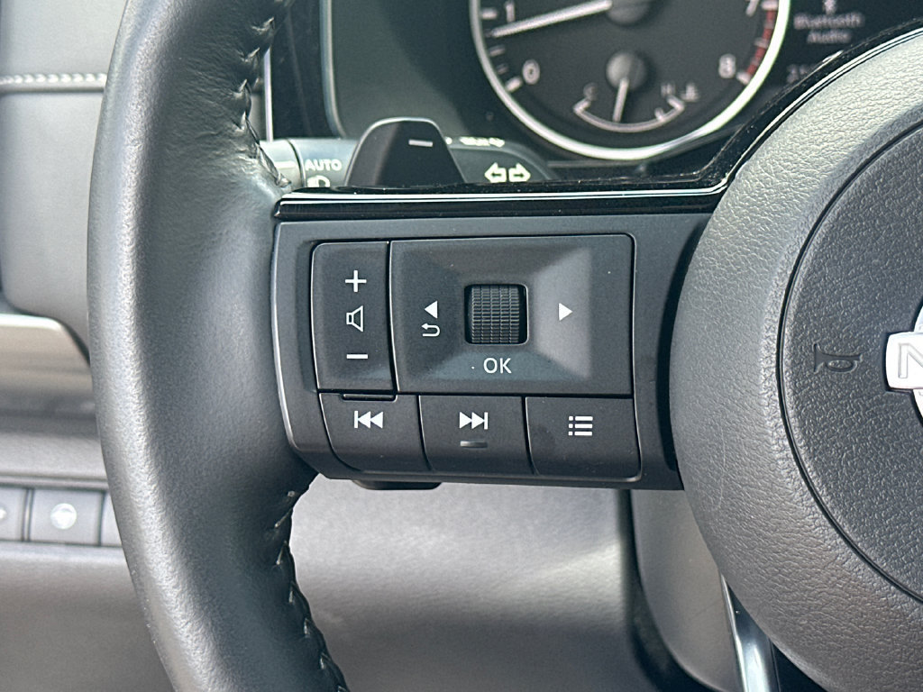 Used 2024 Nissan Pathfinder SL AWD/4WD image 21