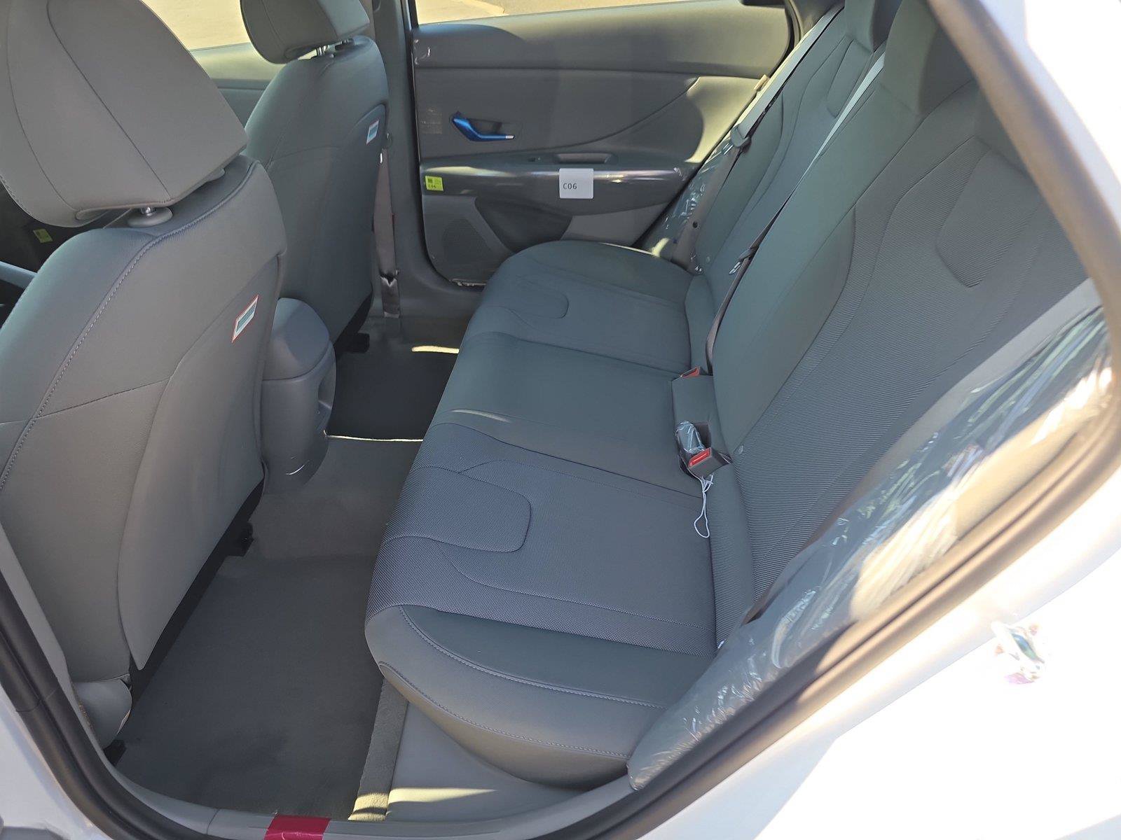 New 2026 Hyundai Elantra SE FWD image 6