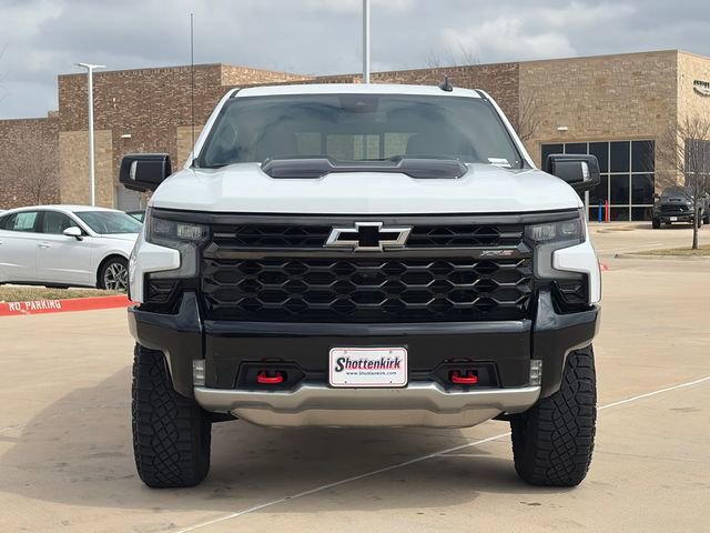 Used 2024 Chevrolet Silverado 1500 ZR2 image 2