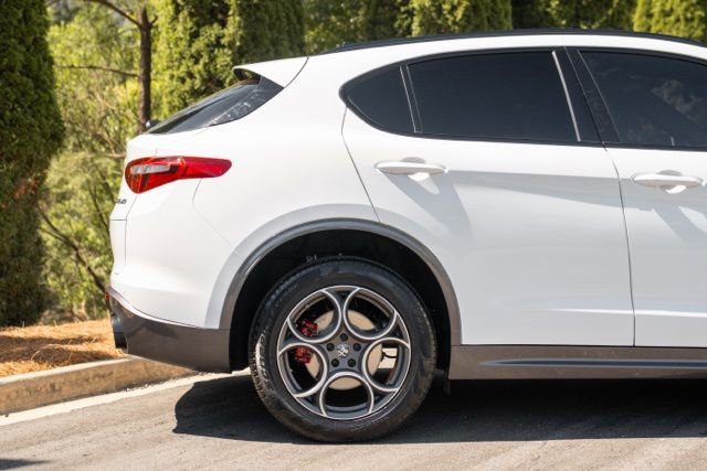 Used 2023 Alfa Romeo Stelvio Ti w/ Active Assist Plus Package AWD/4WD image 13