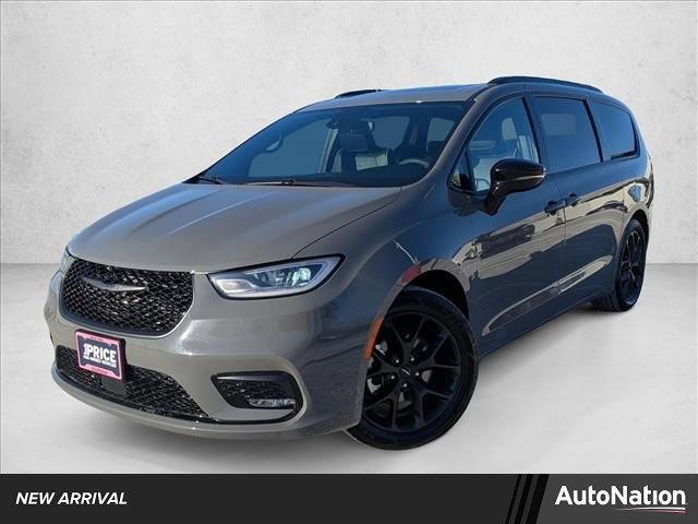 Used 2025 Chrysler Pacifica Limited FWD image 1