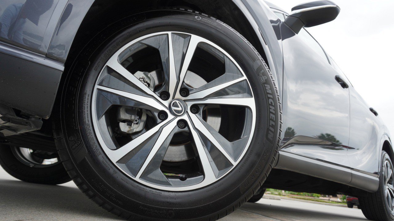 Used 2025 Lexus RX 350 FWD w/ Technology Package image 11