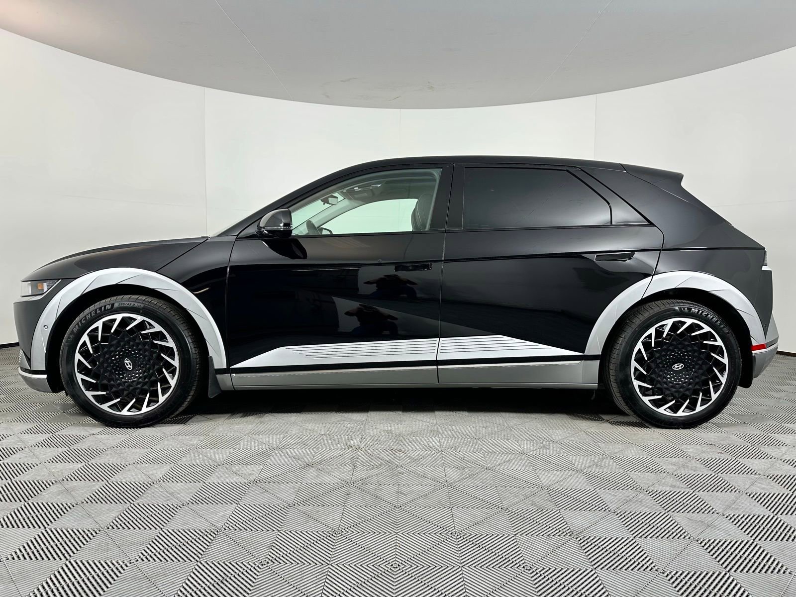 Used 2024 Hyundai Ioniq 5 Limited image 21