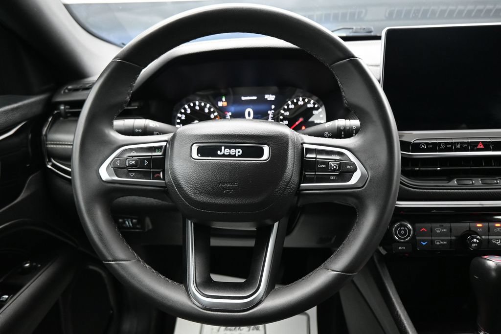 Used 2022 Jeep Compass Latitude FWD image 13