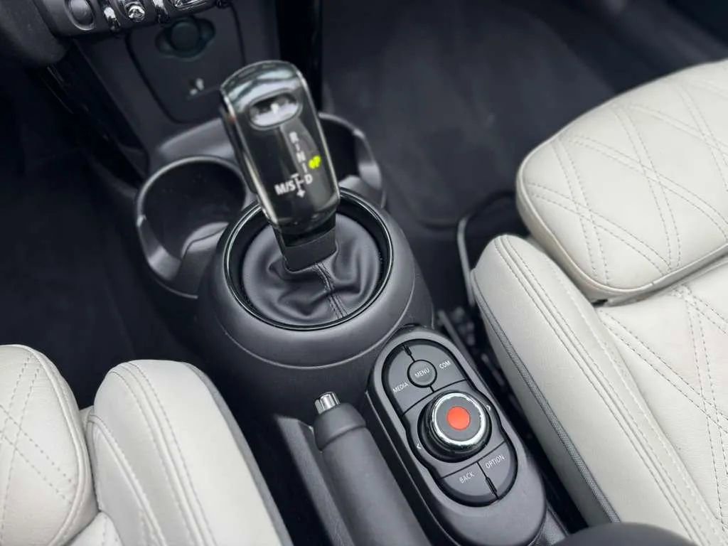 Used 2021 MINI Cooper Convertible w/ Signature Upholstery Package image 15