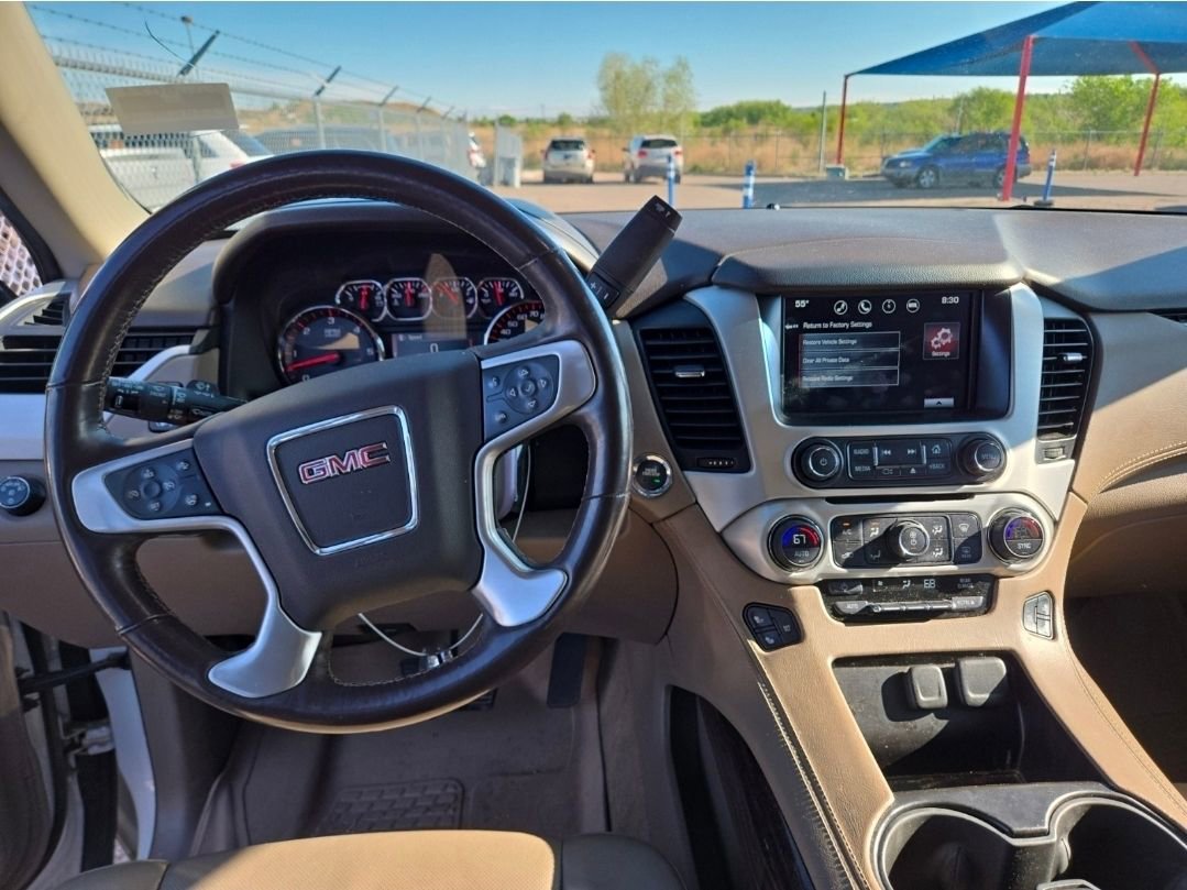 Used 2016 GMC Yukon SLT w/ HD Trailering Package AWD/4WD image 8
