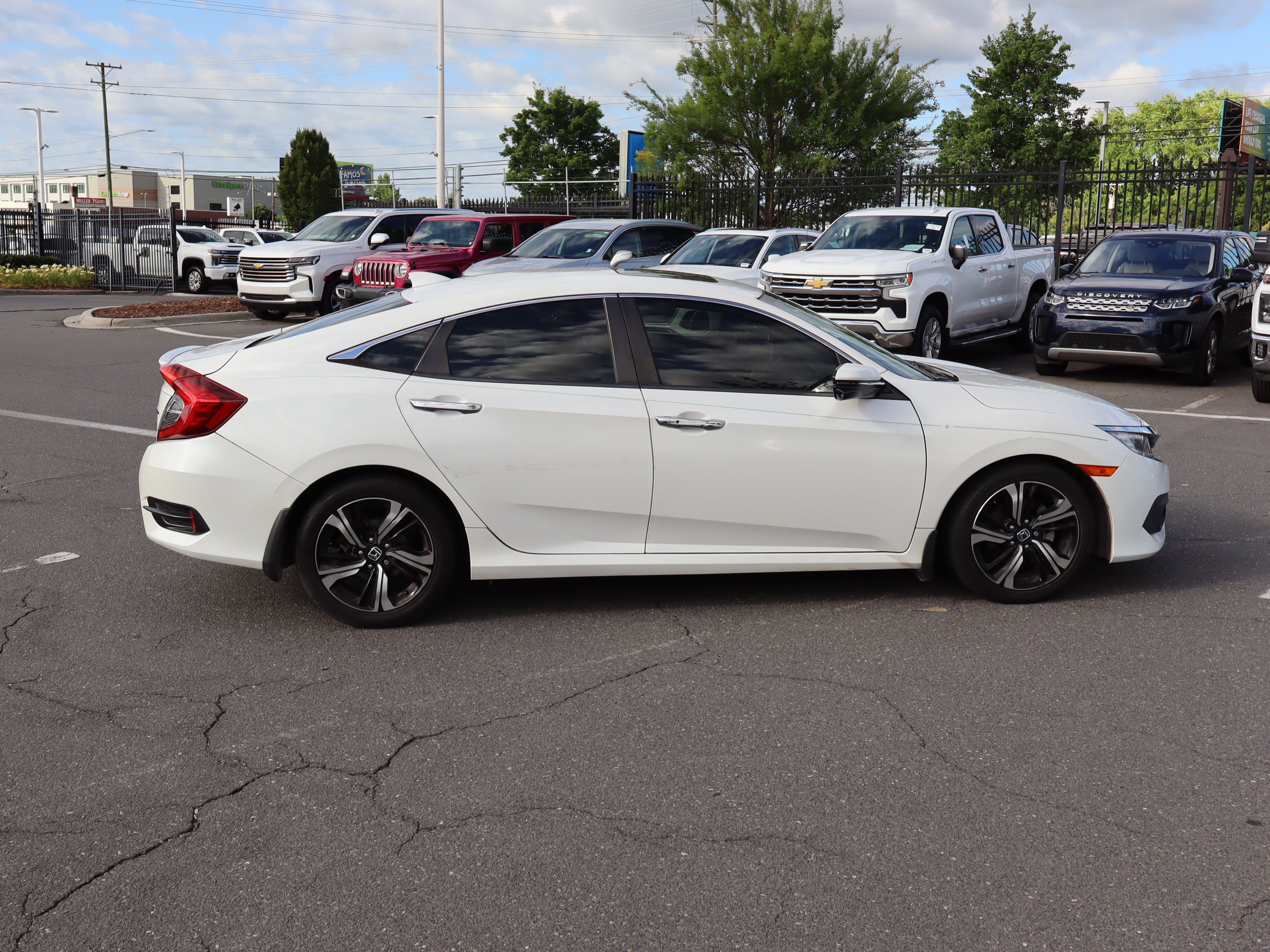 Used 2018 Honda Civic Touring image 11