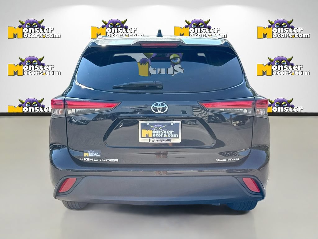 Used 2022 Toyota Highlander XLE AWD/4WD image 6