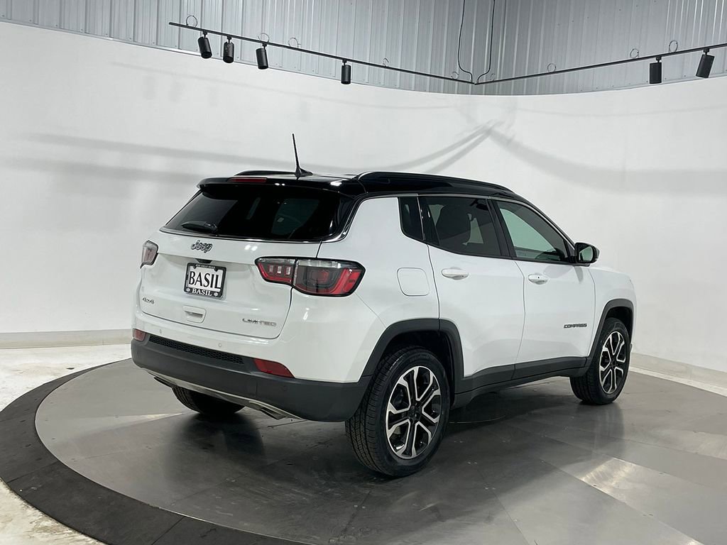 Used 2023 Jeep Compass Limited image 11