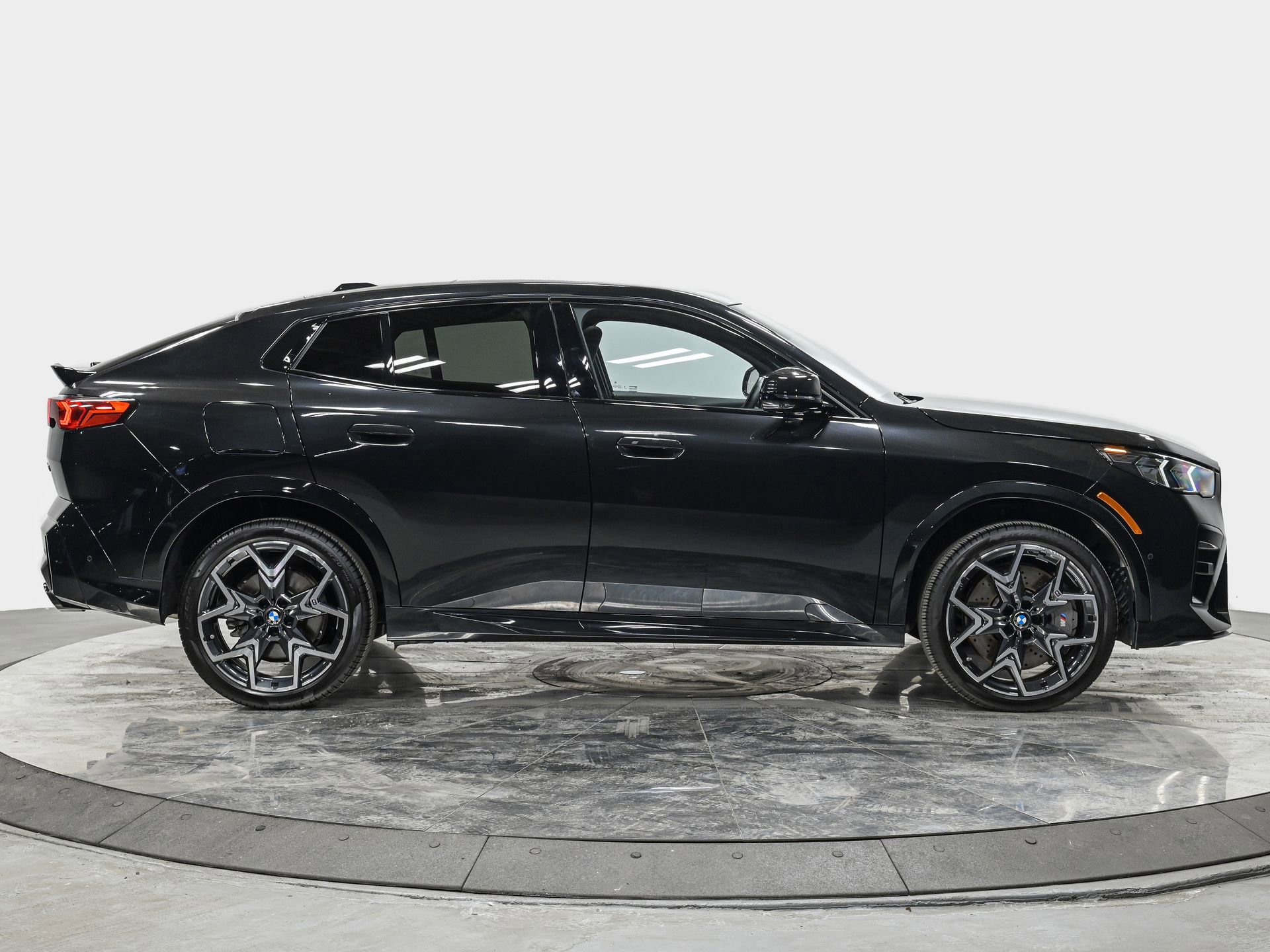 Used 2025 BMW X2 M35i w/ Premium Package AWD/4WD image 8