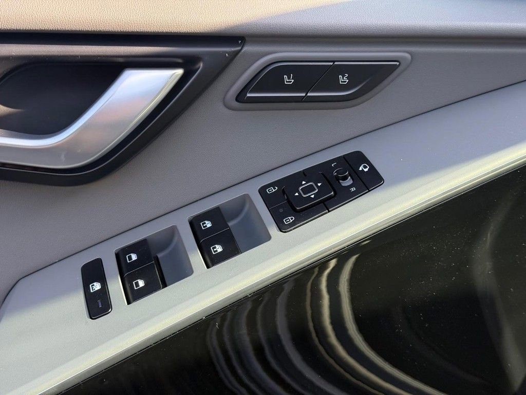 New 2026 Kia Niro SX image 18