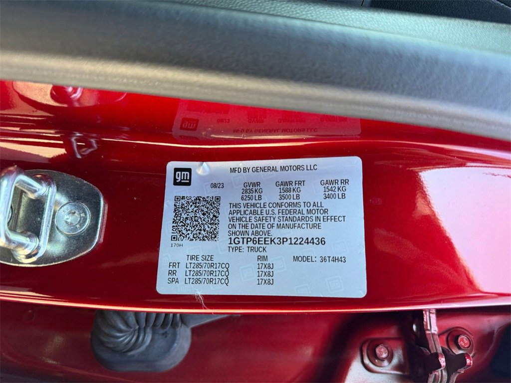 Used 2023 GMC Canyon AT4X image 31