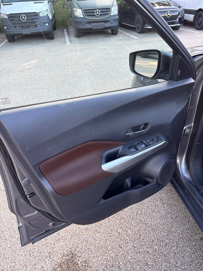 Used 2019 Nissan Kicks SR FWD image 41