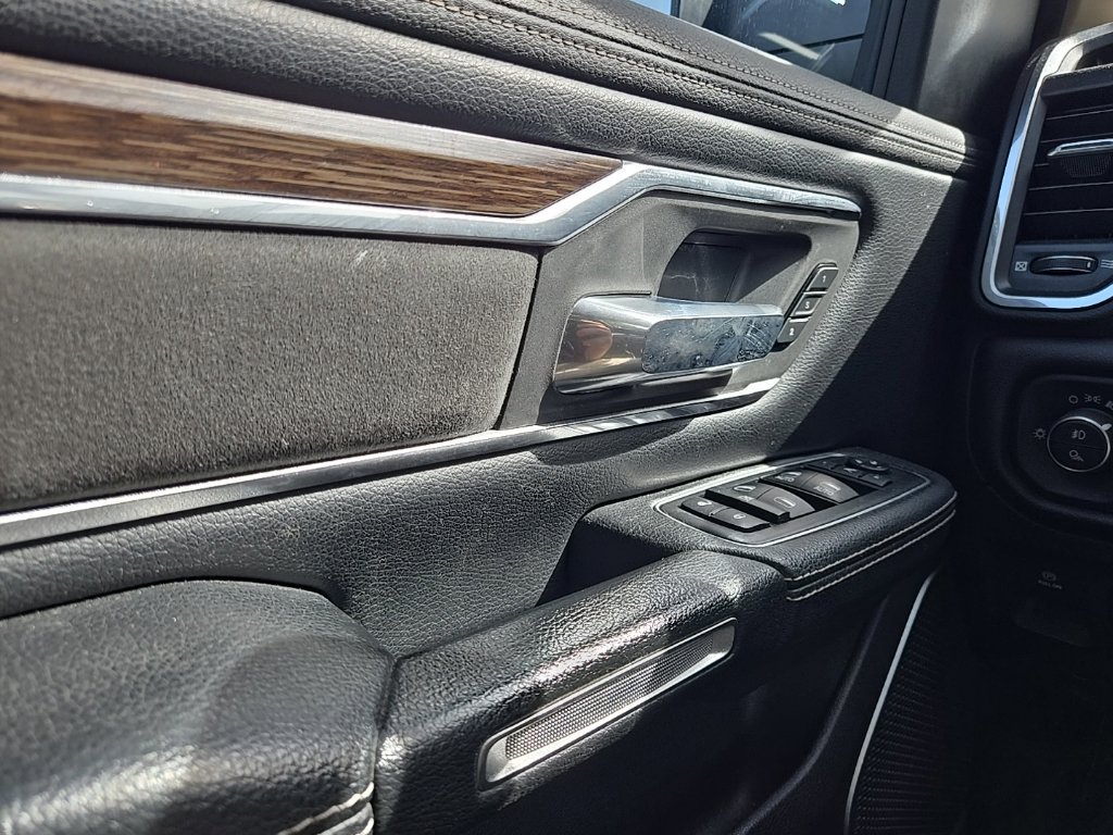 Used 2019 RAM 1500 Laramie AWD/4WD image 19