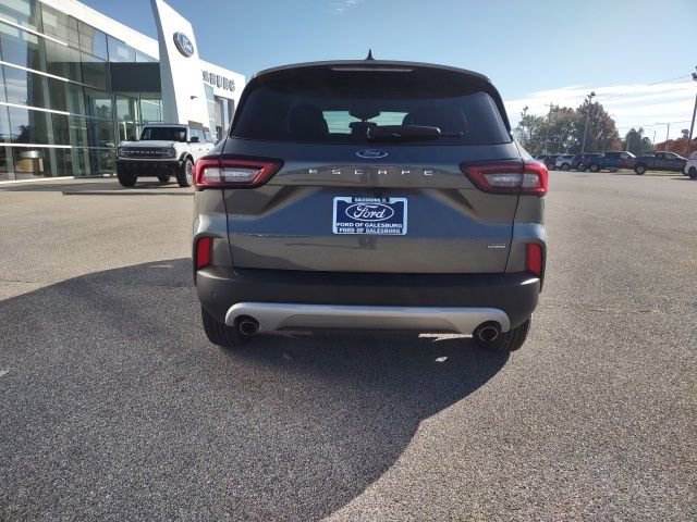Used 2025 Ford Escape SE image 5
