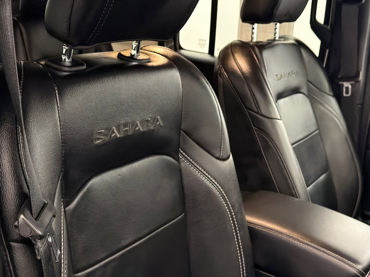 Used 2019 Jeep Wrangler Unlimited Sahara w/ Uconnect 4C Nav & Sound Group image 10