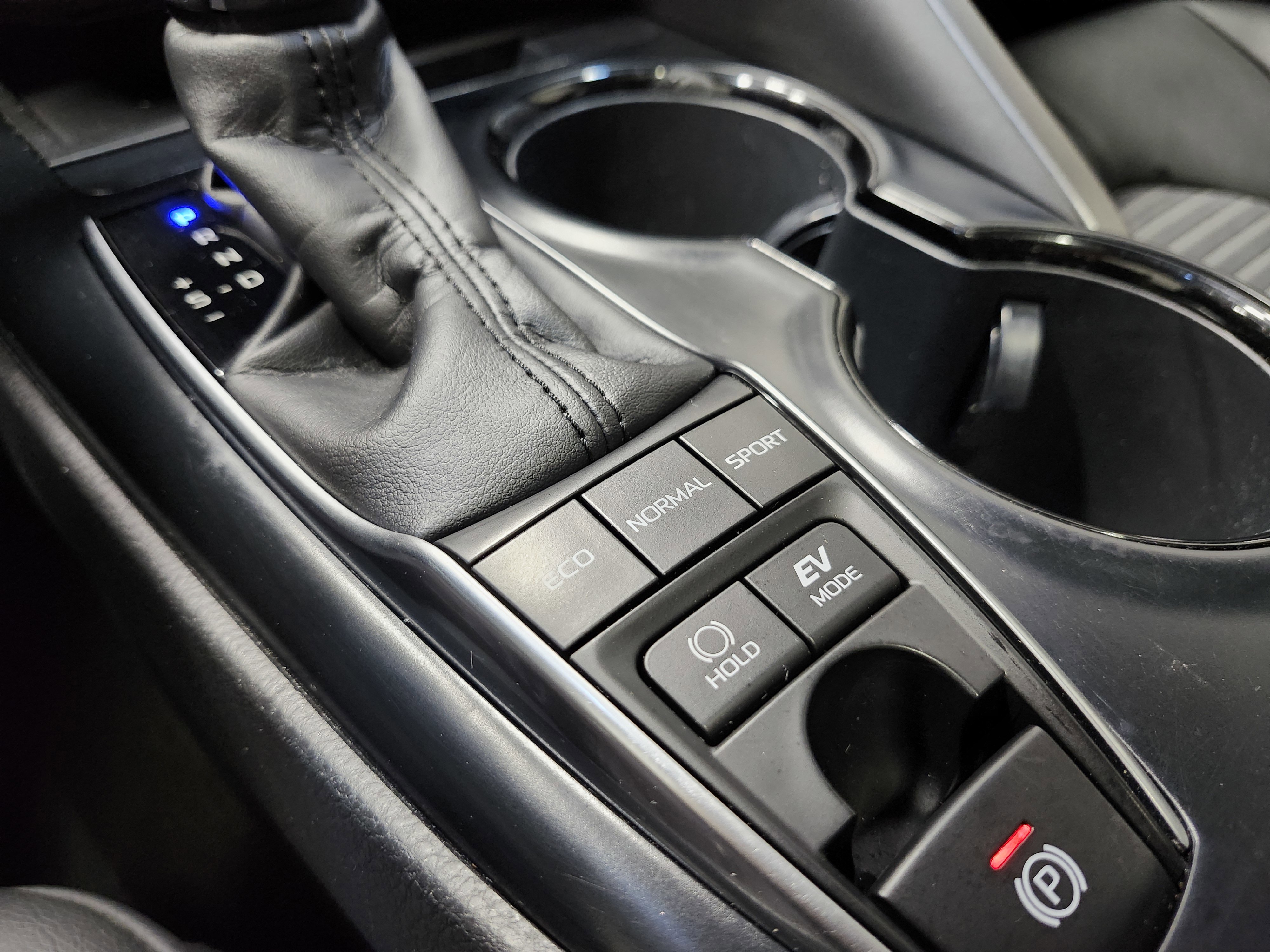 Used 2018 Toyota Camry SE w/ Audio Package image 9