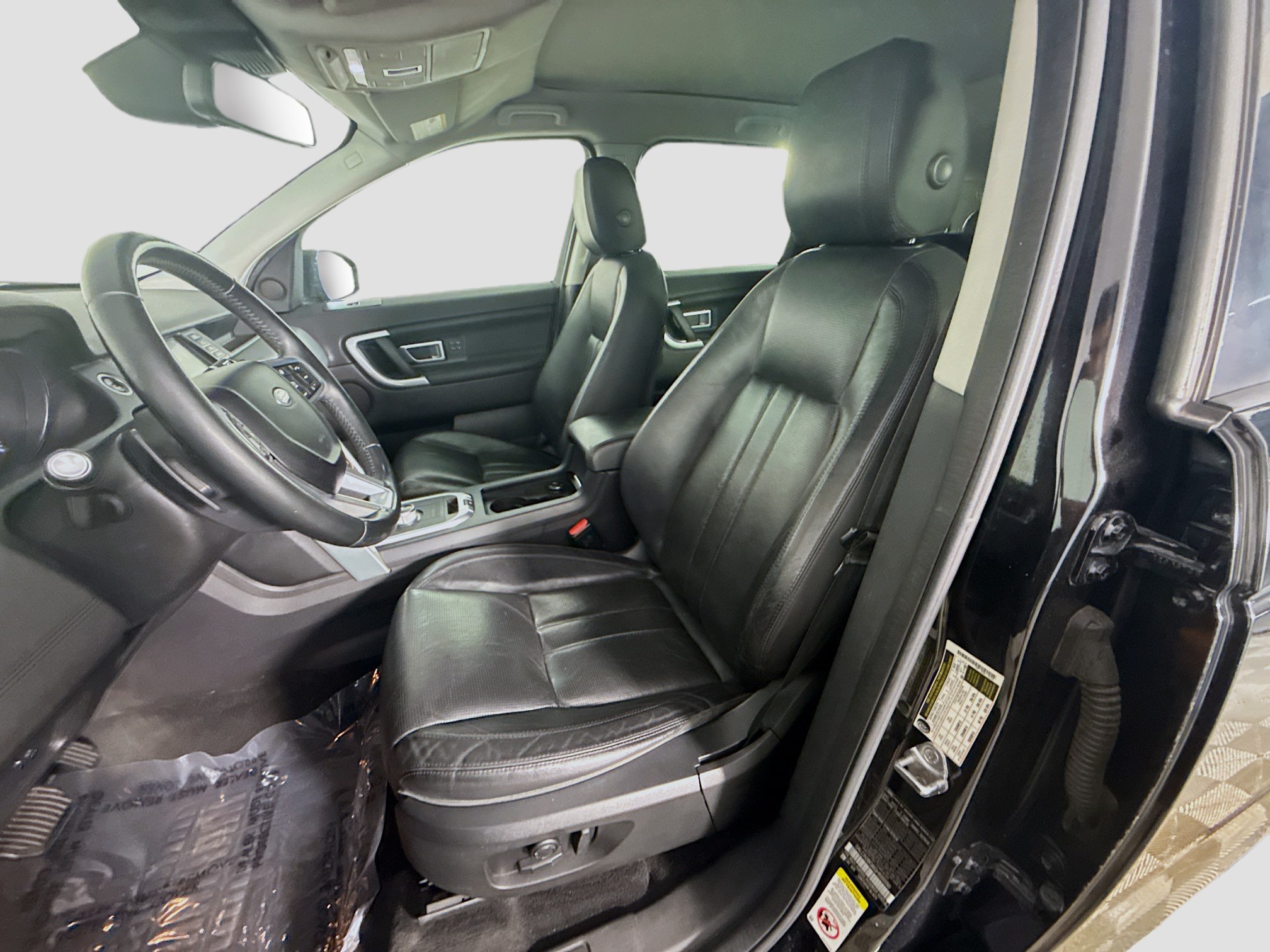 Used 2016 Land Rover Discovery Sport HSE AWD/4WD image 22