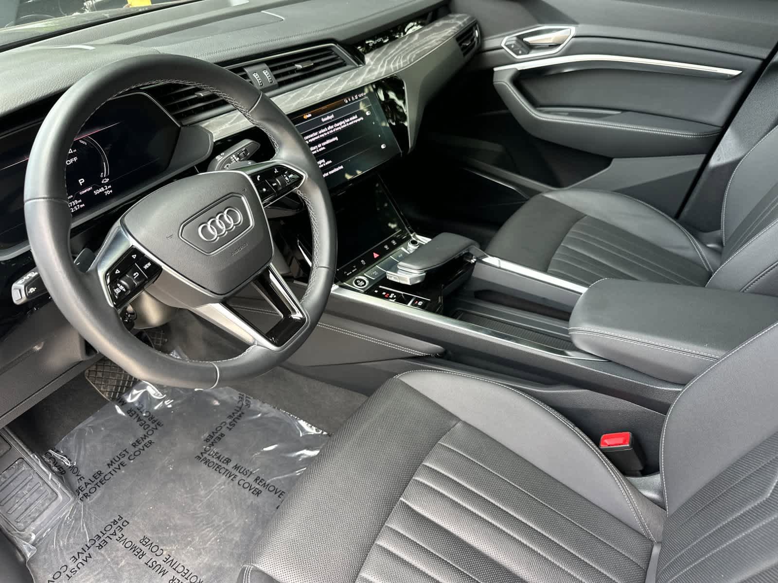 Used 2023 Audi e-tron Premium Plus w/ Premium Plus Package AWD/4WD image 11