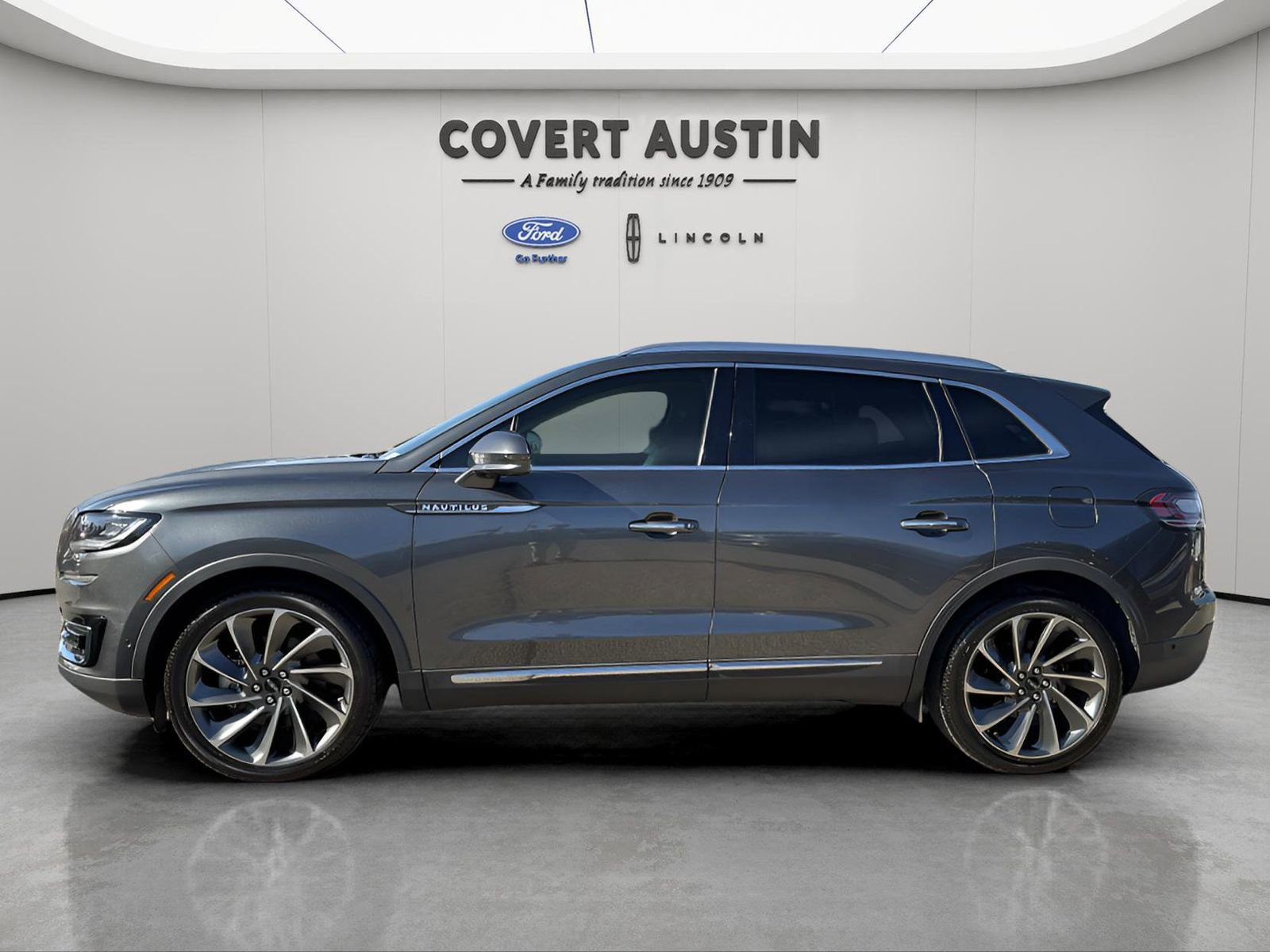 Used 2020 Lincoln Nautilus Reserve w/ Equipment Group 201A image 2