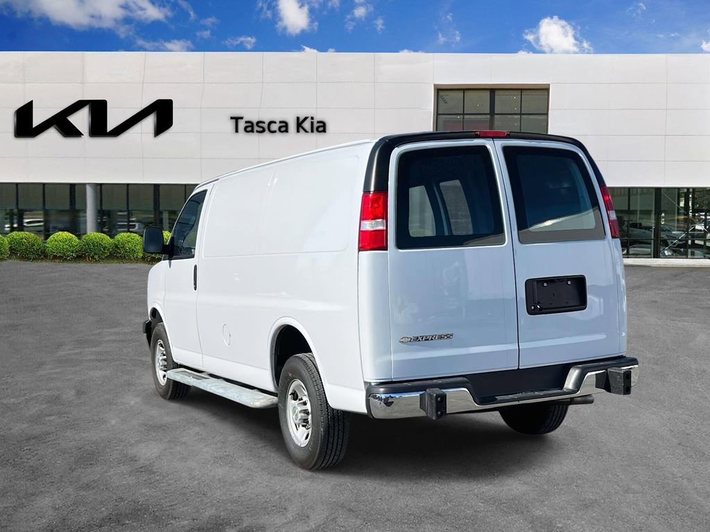 Used 2024 Chevrolet Express 2500 w/ Driver Convenience Package RWD image 7